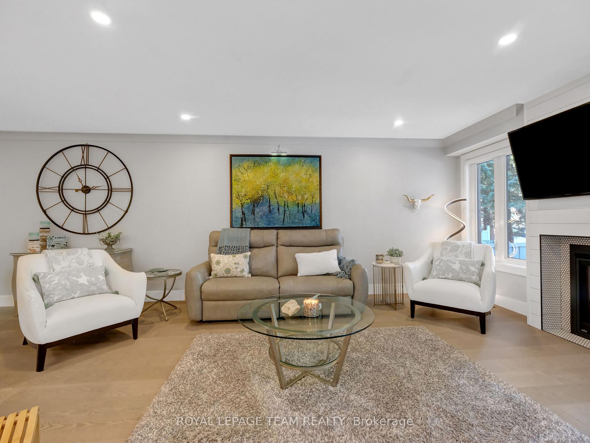 Photo 14 of 107 Dalecroft Crescent, Ottawa, Centrepointe — HOMEH
