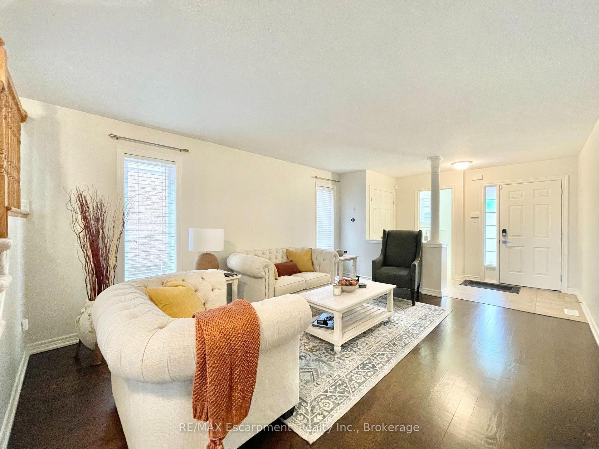 Photo 4 of Unit 6, 78 Peachwood Crescent, Hamilton, Stoney Creek — HOMEH