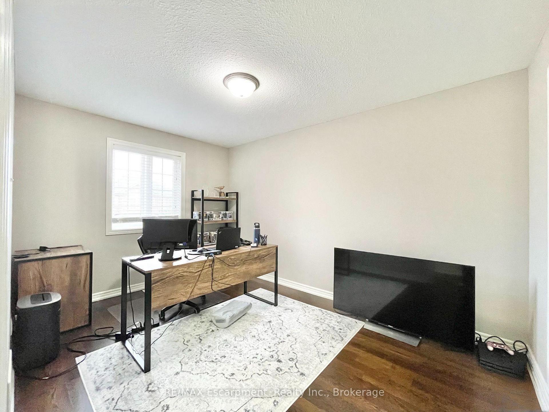 Photo 7 of Unit 6, 78 Peachwood Crescent, Hamilton, Stoney Creek — HOMEH