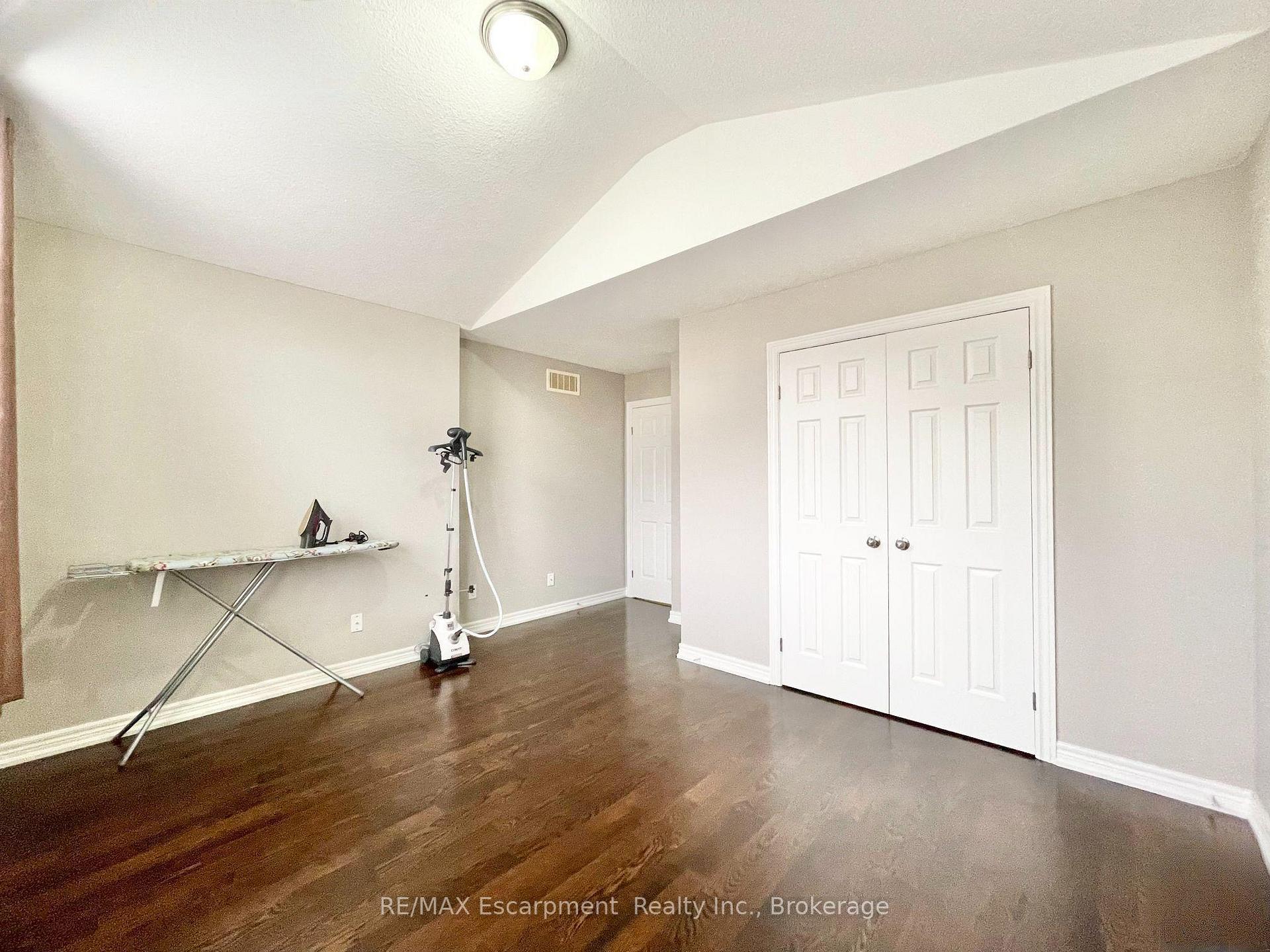 Photo 10 of Unit 6, 78 Peachwood Crescent, Hamilton, Stoney Creek — HOMEH