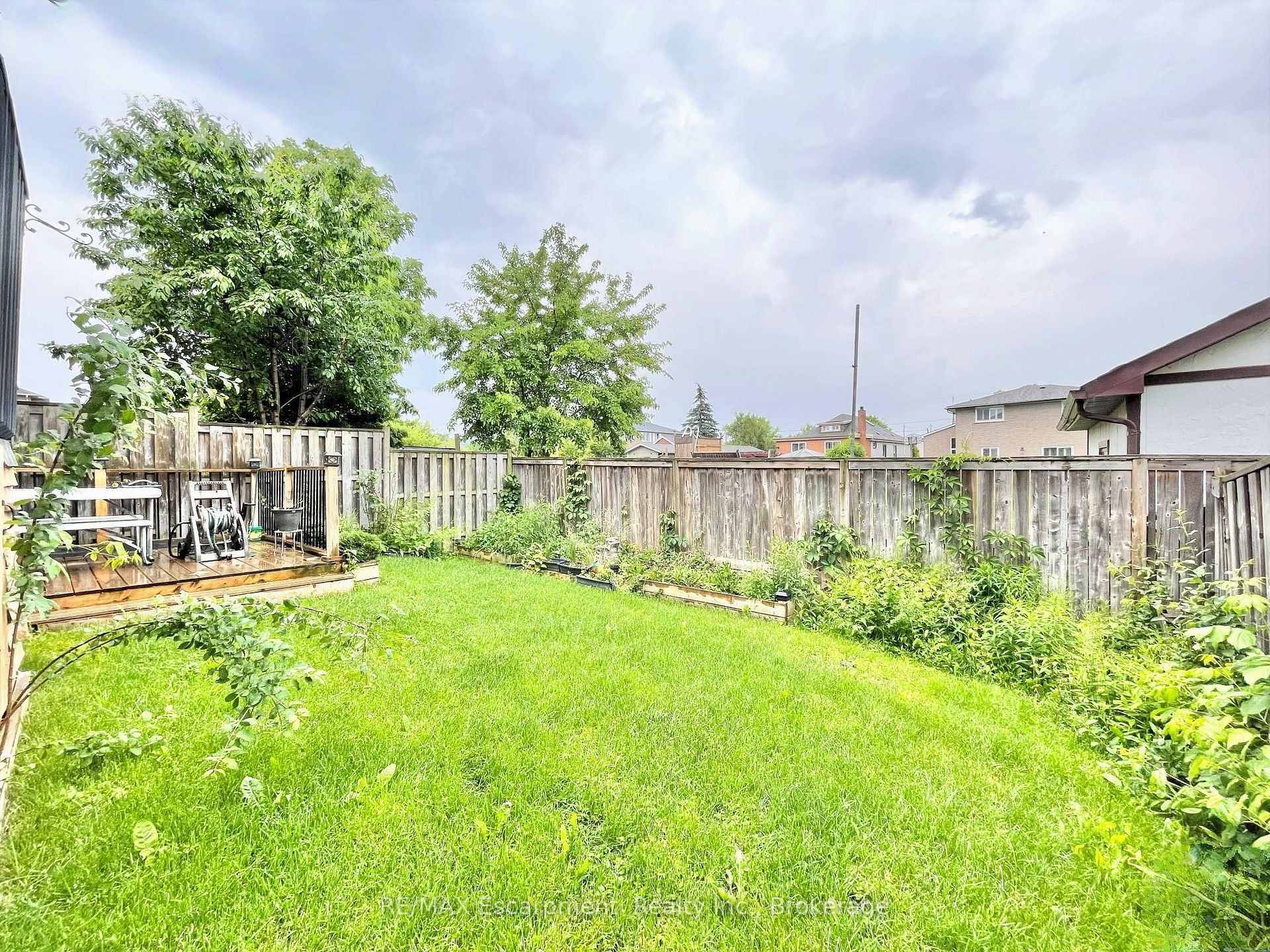 Photo 13 of Unit 6, 78 Peachwood Crescent, Hamilton, Stoney Creek — HOMEH