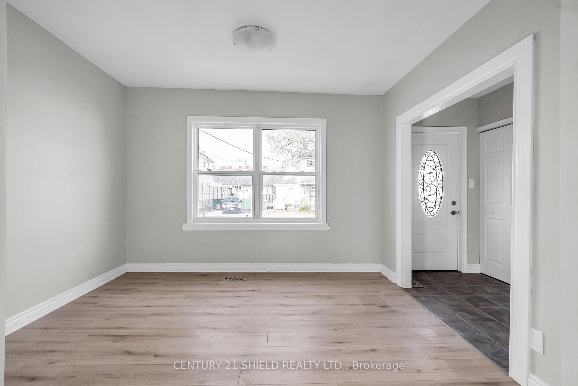 Photo 5 of 543 Gloucester Street N, Cornwall — HOMEH