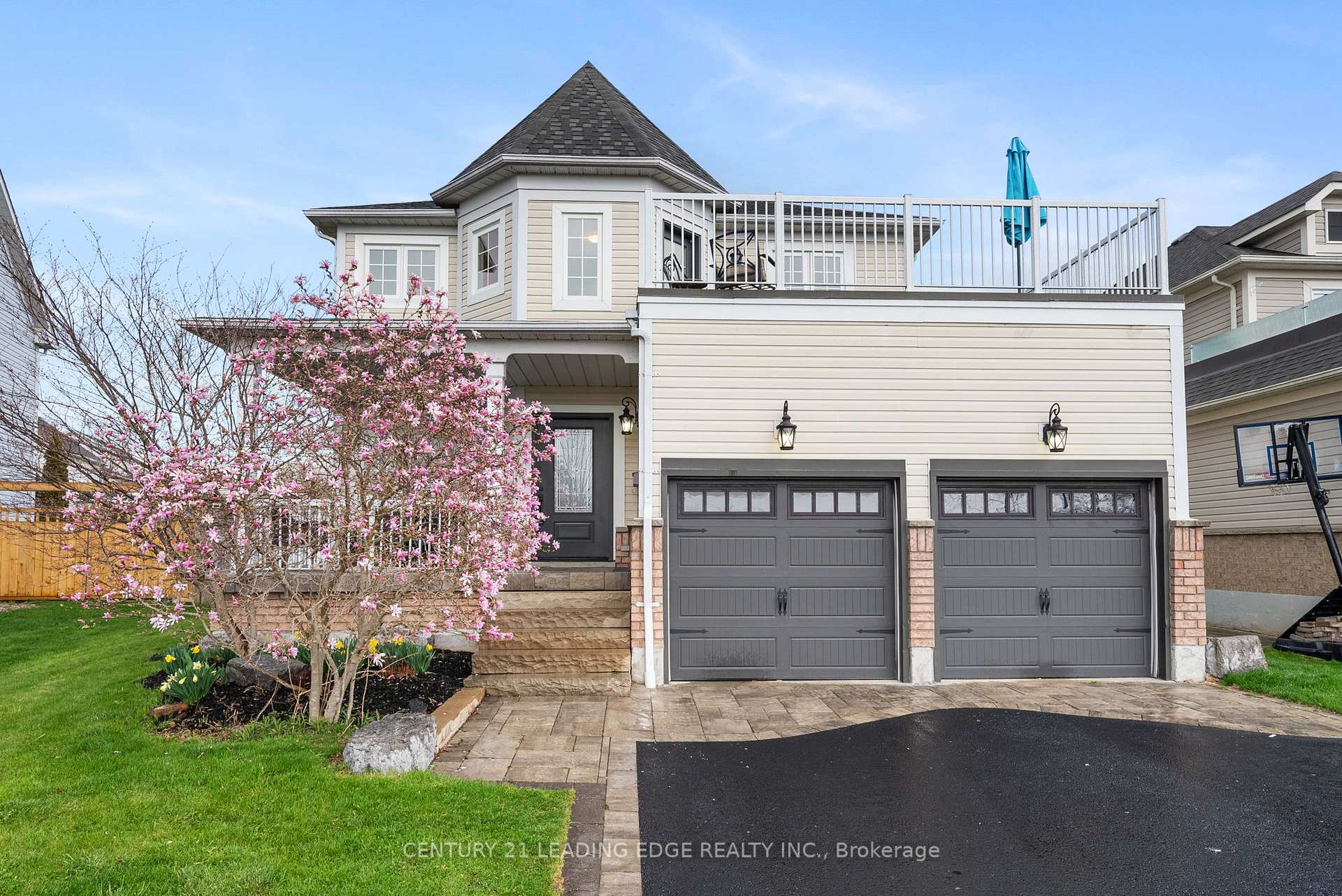 Photo 1 of 5 Eggert Court, Whitby, Port Whitby — HOMEH