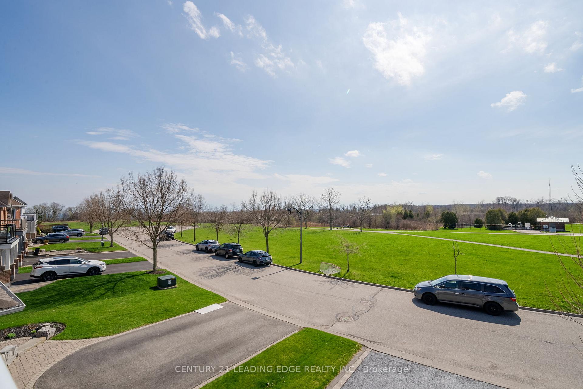 Photo 7 of 5 Eggert Court, Whitby, Port Whitby — HOMEH