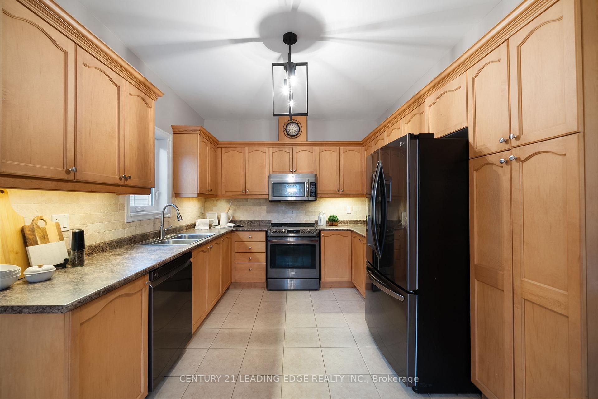 Photo 29 of 5 Eggert Court, Whitby, Port Whitby — HOMEH