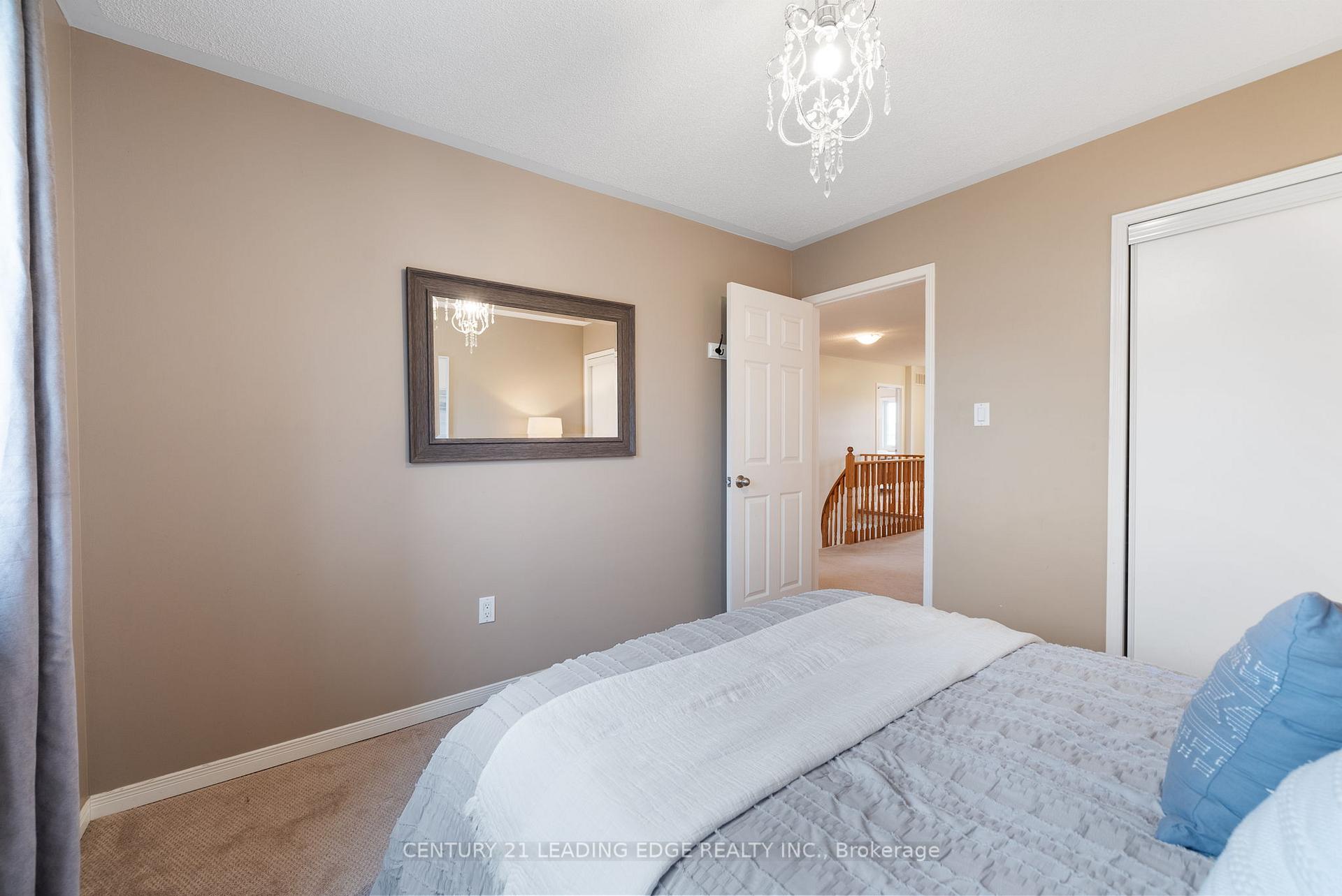Photo 33 of 5 Eggert Court, Whitby, Port Whitby — HOMEH