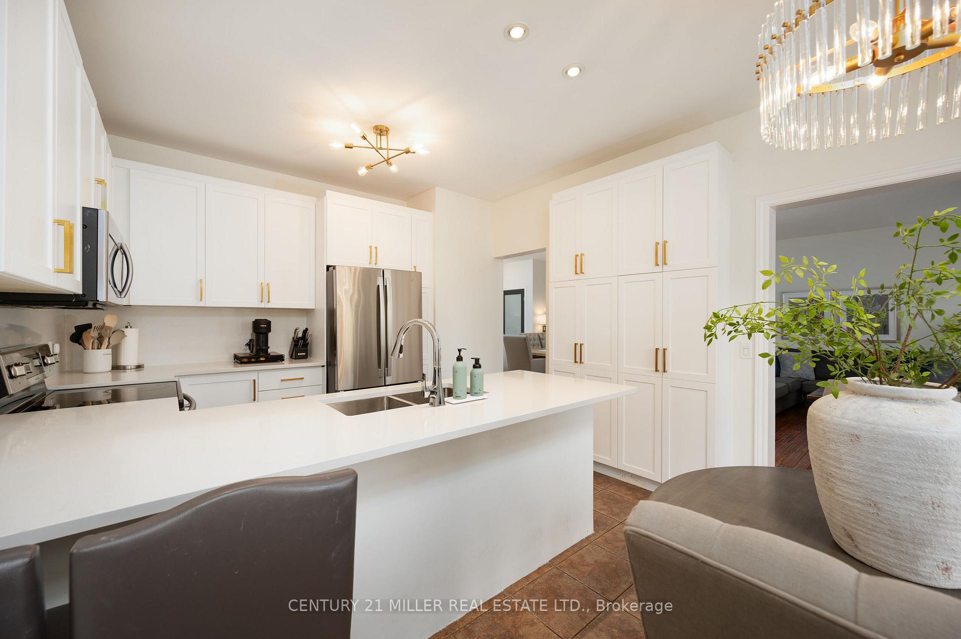 Photo 9 of 54 Hickory Crescent, Grimsby, Grimsby West — HOMEH