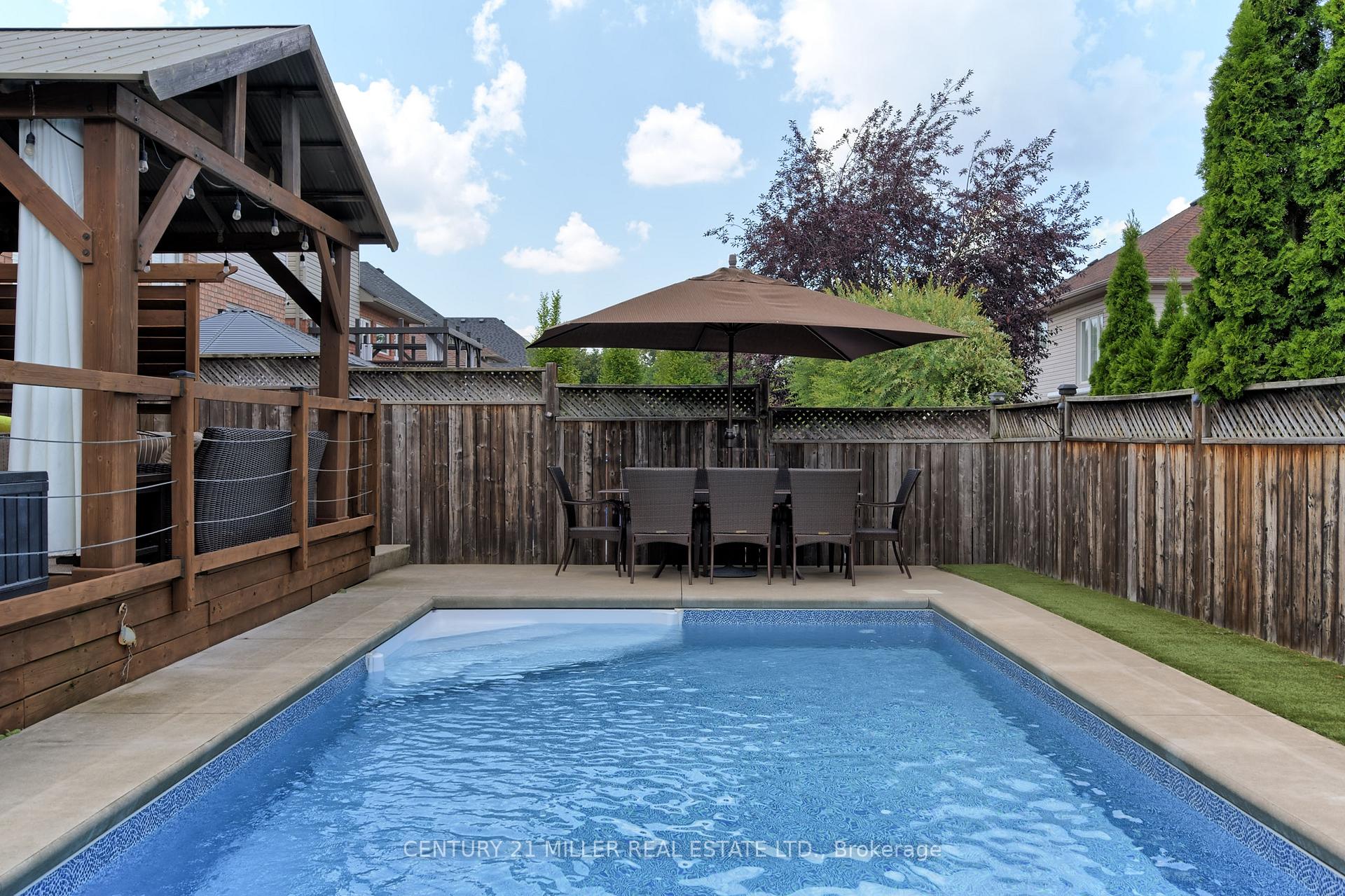 Photo 40 of 54 Hickory Crescent, Grimsby, Grimsby West — HOMEH