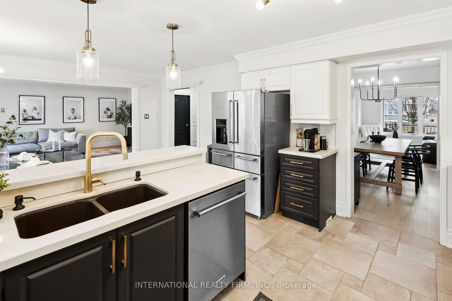 Photo 14 of 32 Brookhouse Drive, Clarington, Newcastle — HOMEH