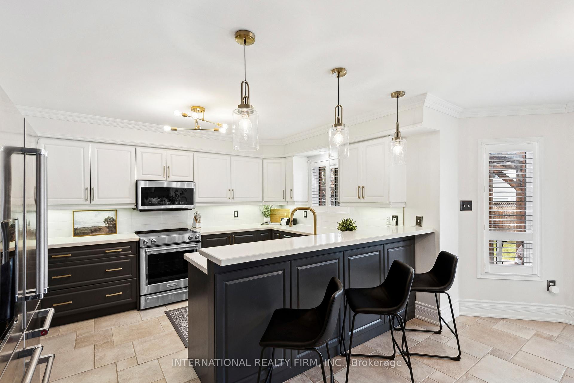 Photo 12 of 32 Brookhouse Drive, Clarington, Newcastle — HOMEH