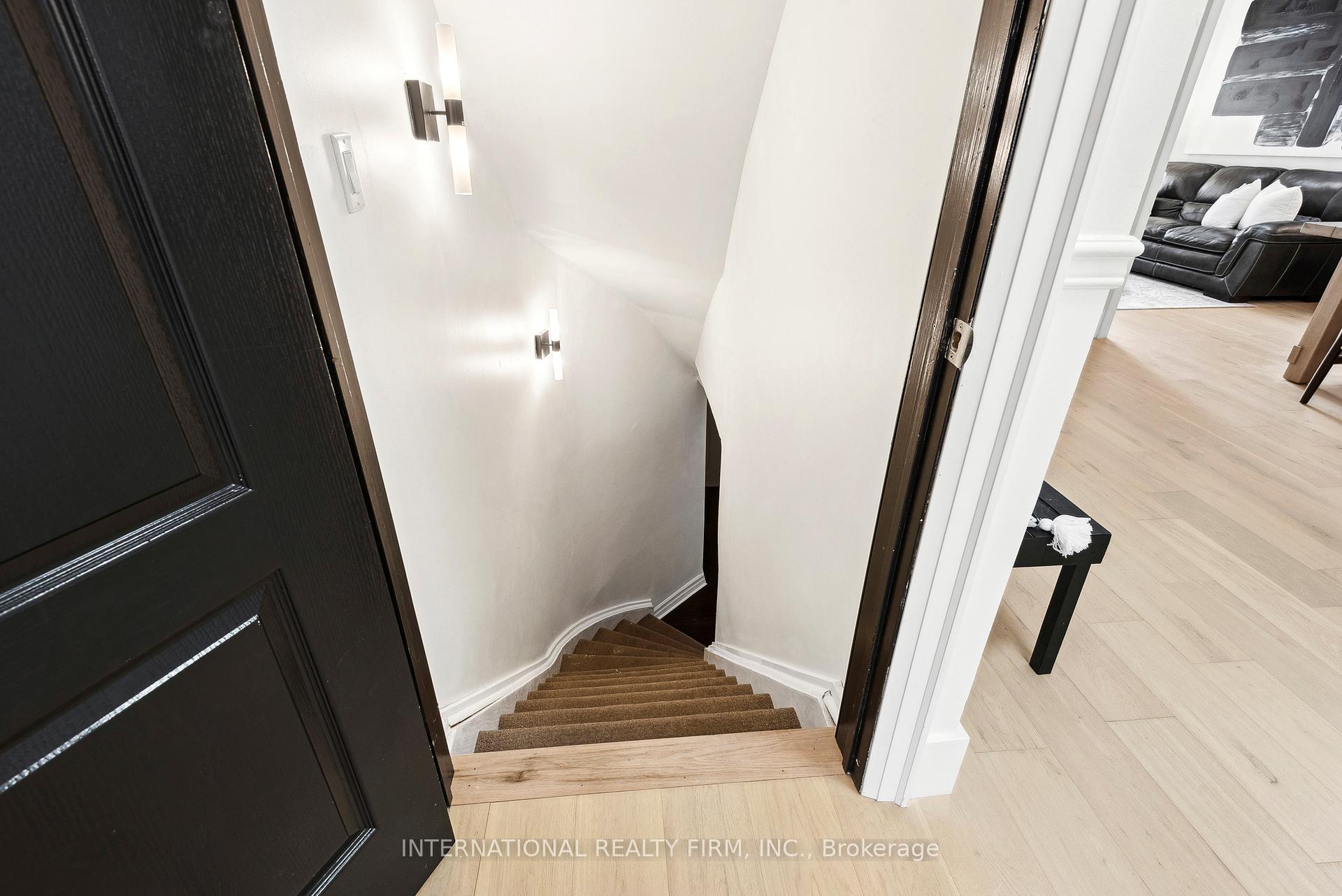 Photo 28 of 32 Brookhouse Drive, Clarington, Newcastle — HOMEH