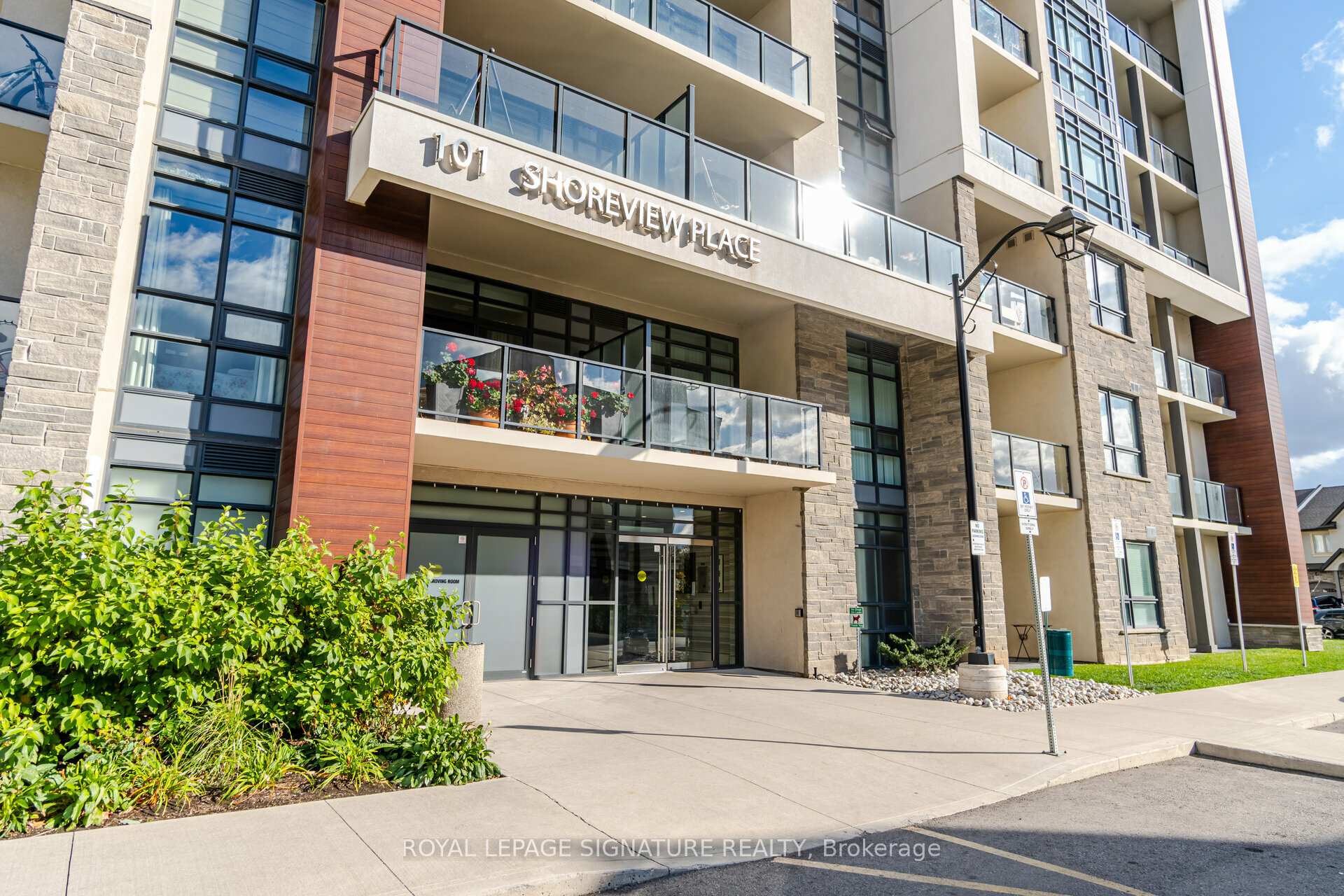 Photo 3 of Unit 617, 101 Shoreview Place, Hamilton, Stoney Creek — HOMEH