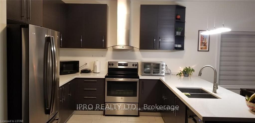 Photo 2 of 2579 Sheffield Boulevard, London, South U — HOMEH