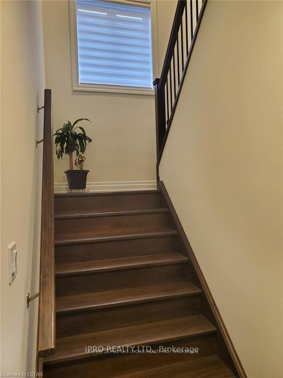 Photo 13 of 2579 Sheffield Boulevard, London, South U — HOMEH