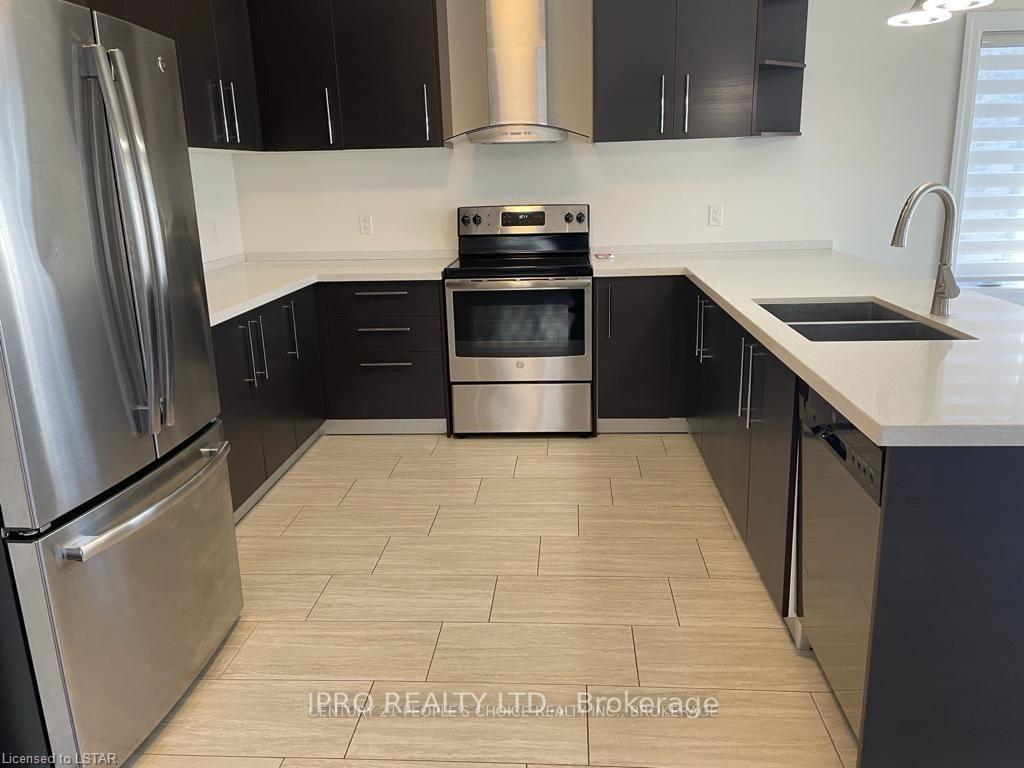 Photo 10 of 2579 Sheffield Boulevard, London, South U — HOMEH