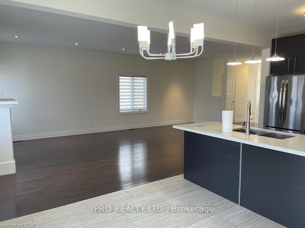 Photo 12 of 2579 Sheffield Boulevard, London, South U — HOMEH