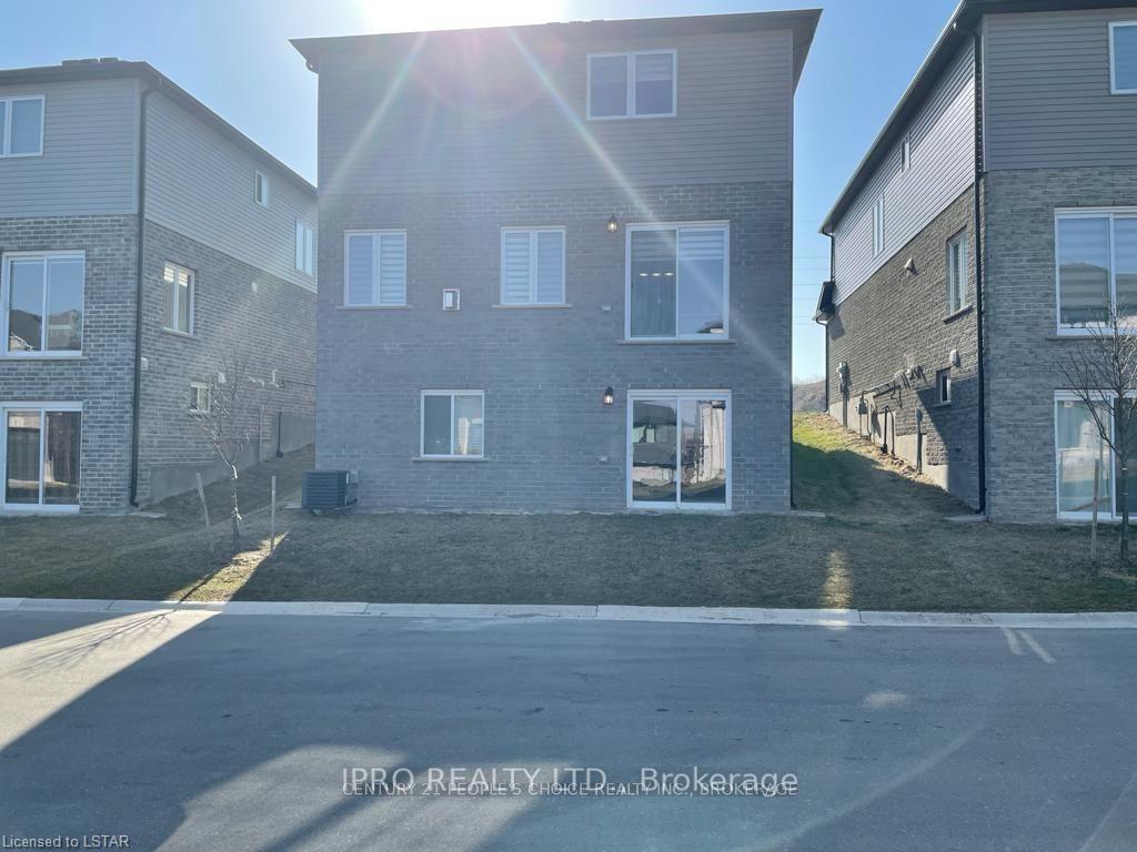 Photo 25 of 2579 Sheffield Boulevard, London, South U — HOMEH