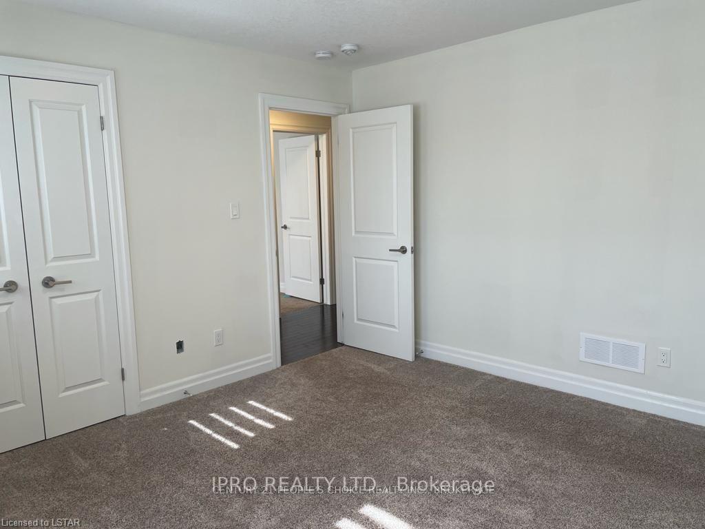Photo 30 of 2579 Sheffield Boulevard, London, South U — HOMEH