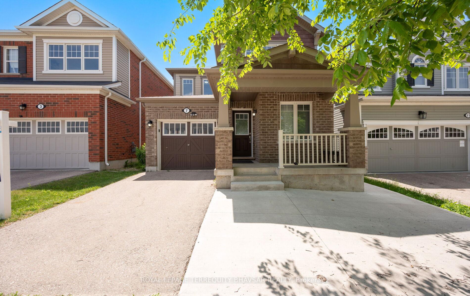 Front of 7 Shoreacres Drive