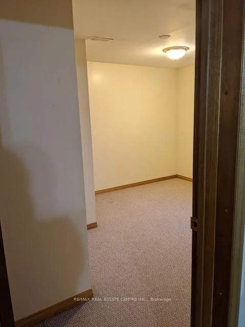 Photo 3 of Unit Unit B, 55 Youngman Drive, Guelph, Kortright West — HOMEH