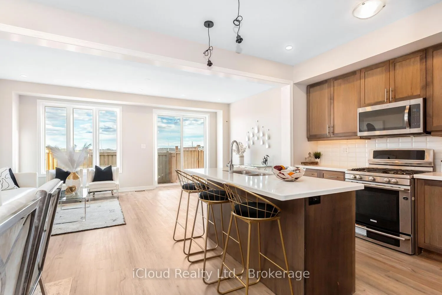 Photo 9 of 16 Heaven Crescent, Milton, Ford — HOMEH