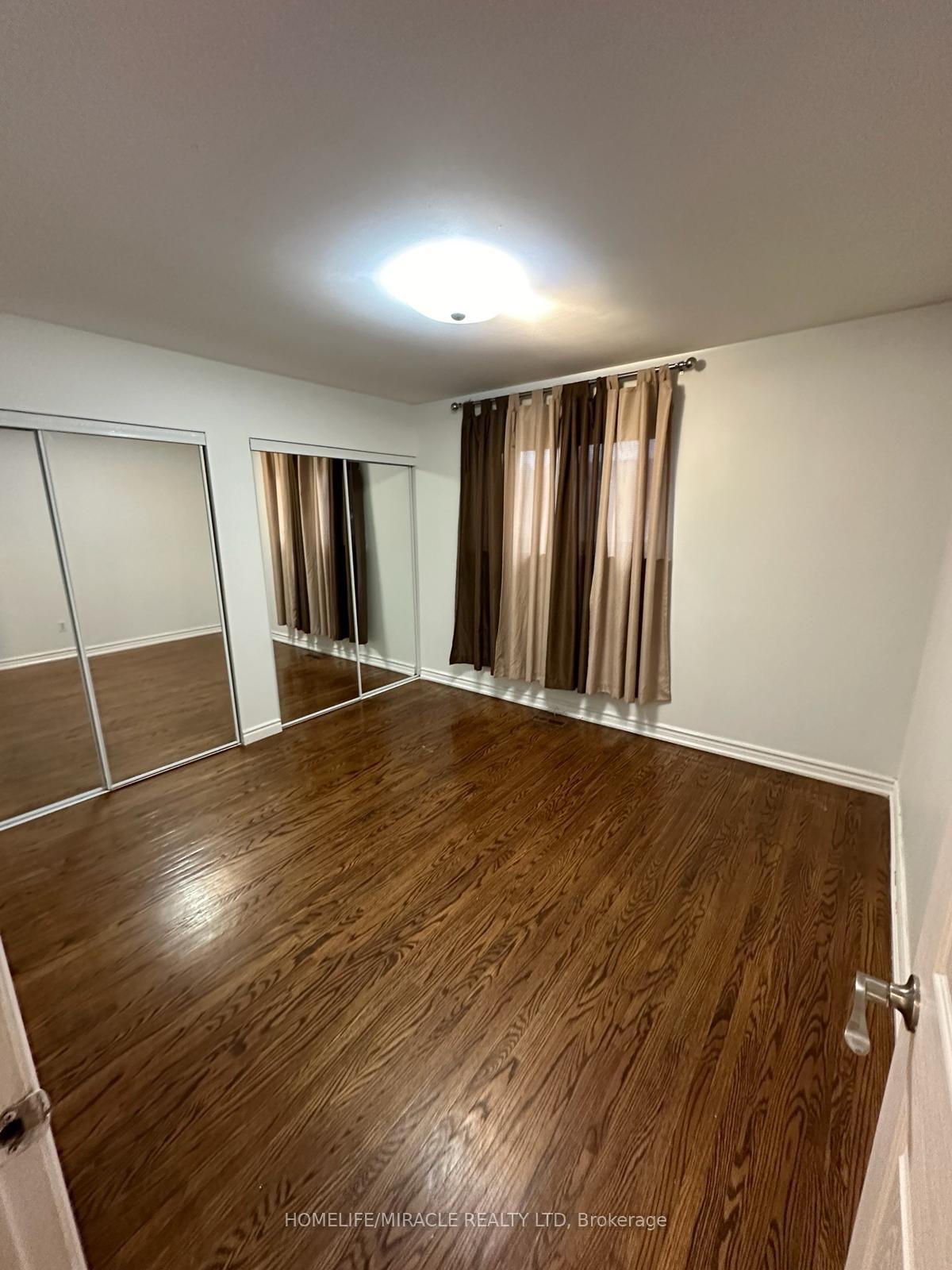 Photo 2 of 16 Eldon Court, Brampton, Avondale — HOMEH