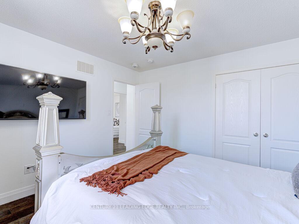 Photo 24 of 39 Butson Crescent, Clarington, Bowmanville — HOMEH
