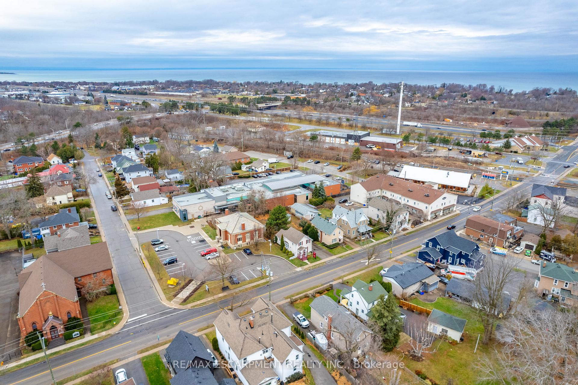 Photo 27 of 35 Ontario Street, Grimsby, Grimsby East — HOMEH