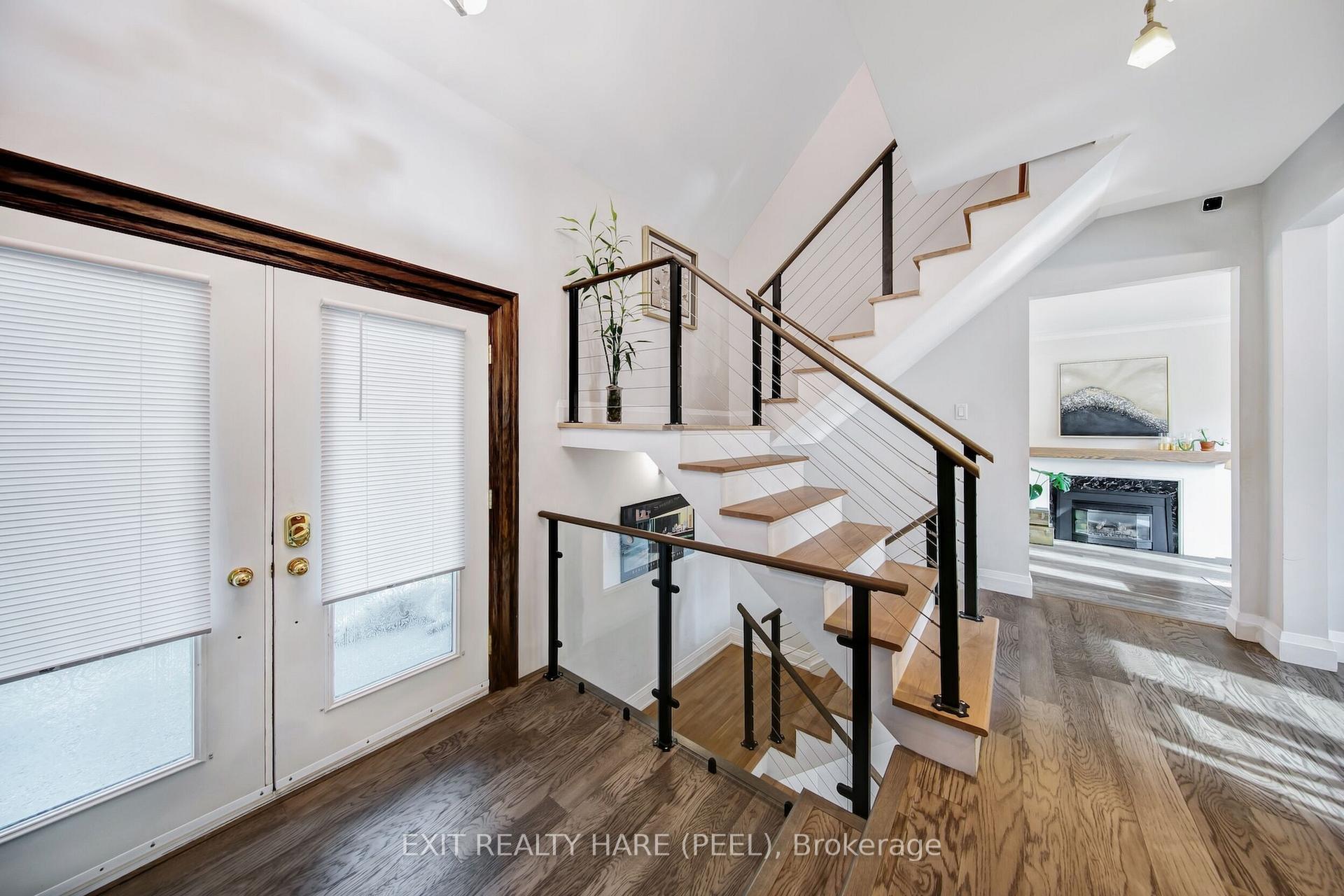 Photo 7 of 35 Ridgehill Drive, Brampton, Brampton South — HOMEH