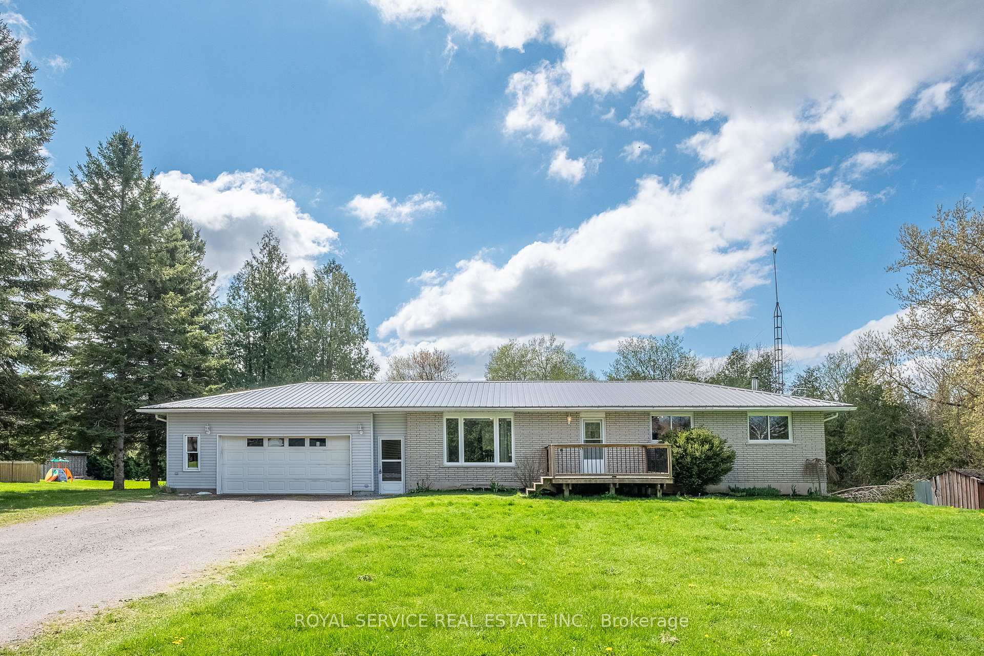 Front of 5280 Hillview Drive N