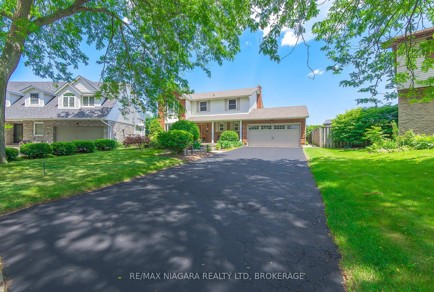 Photo 2 of 38 Banburry Crescent, Grimsby, Grimsby Beach — HOMEH