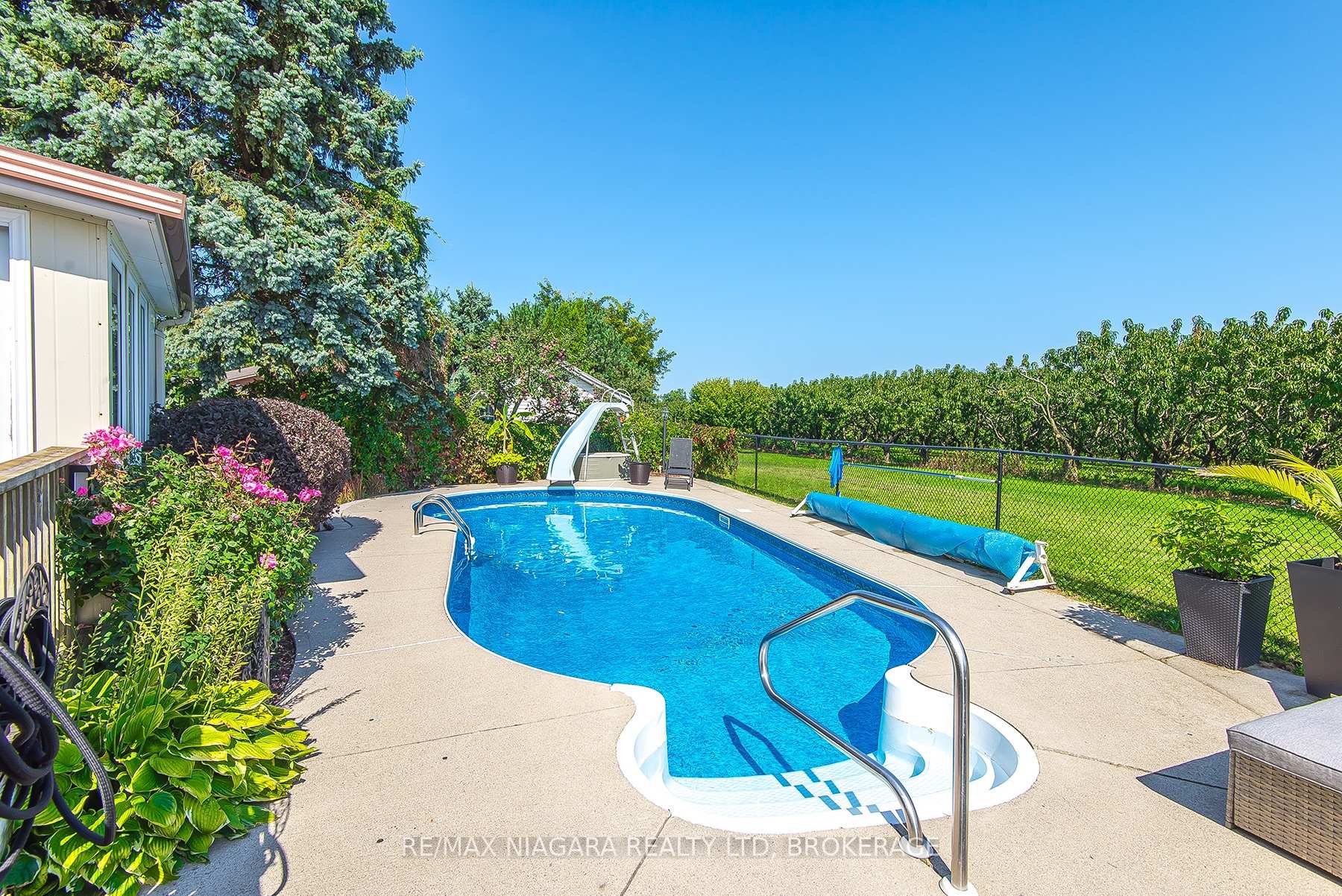 Photo 4 of 38 Banburry Crescent, Grimsby, Grimsby Beach — HOMEH