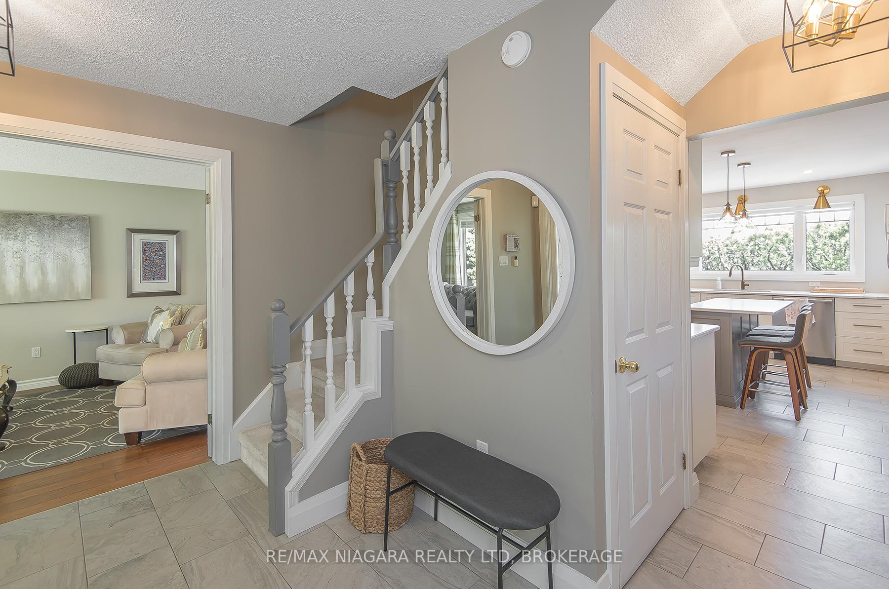 Photo 16 of 38 Banburry Crescent, Grimsby, Grimsby Beach — HOMEH