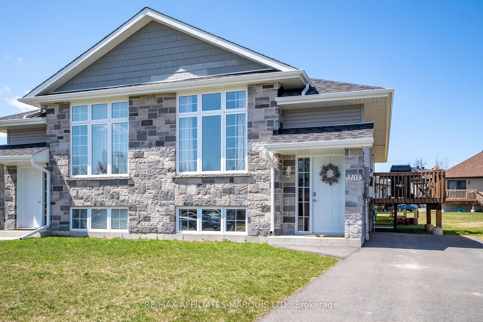 Front of 3103 Laidlaw Avenue W