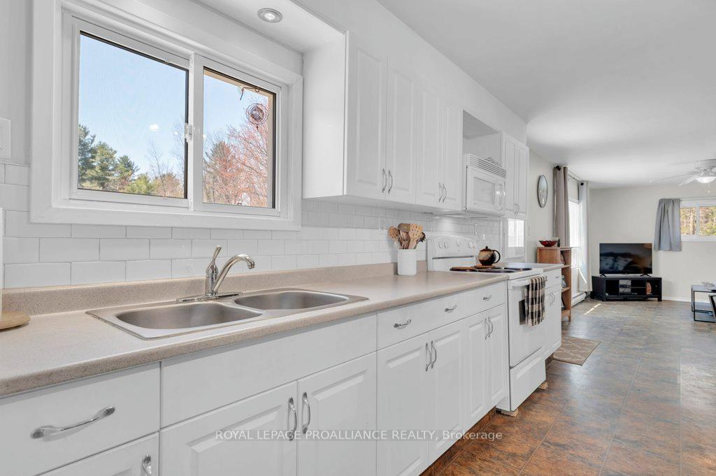 Photo 18 of 708 Skootamatta Lake Road, Frontenac, Frontenac North — HOMEH