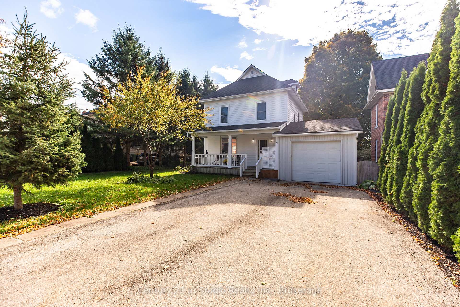 Front of 26 Wellington Avenue S