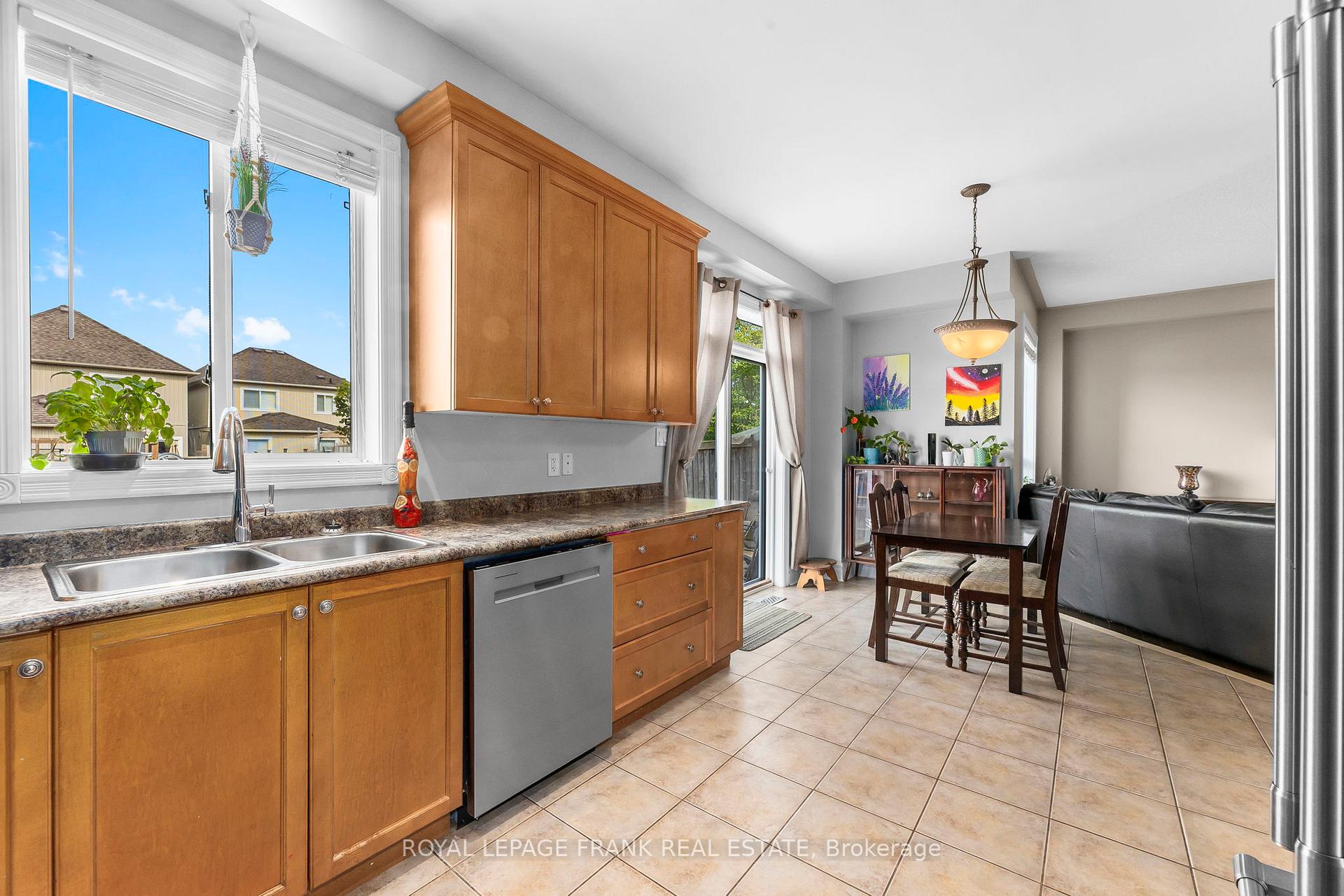 Photo 19 of 39 Cutler Drive, Clarington, Newcastle — HOMEH