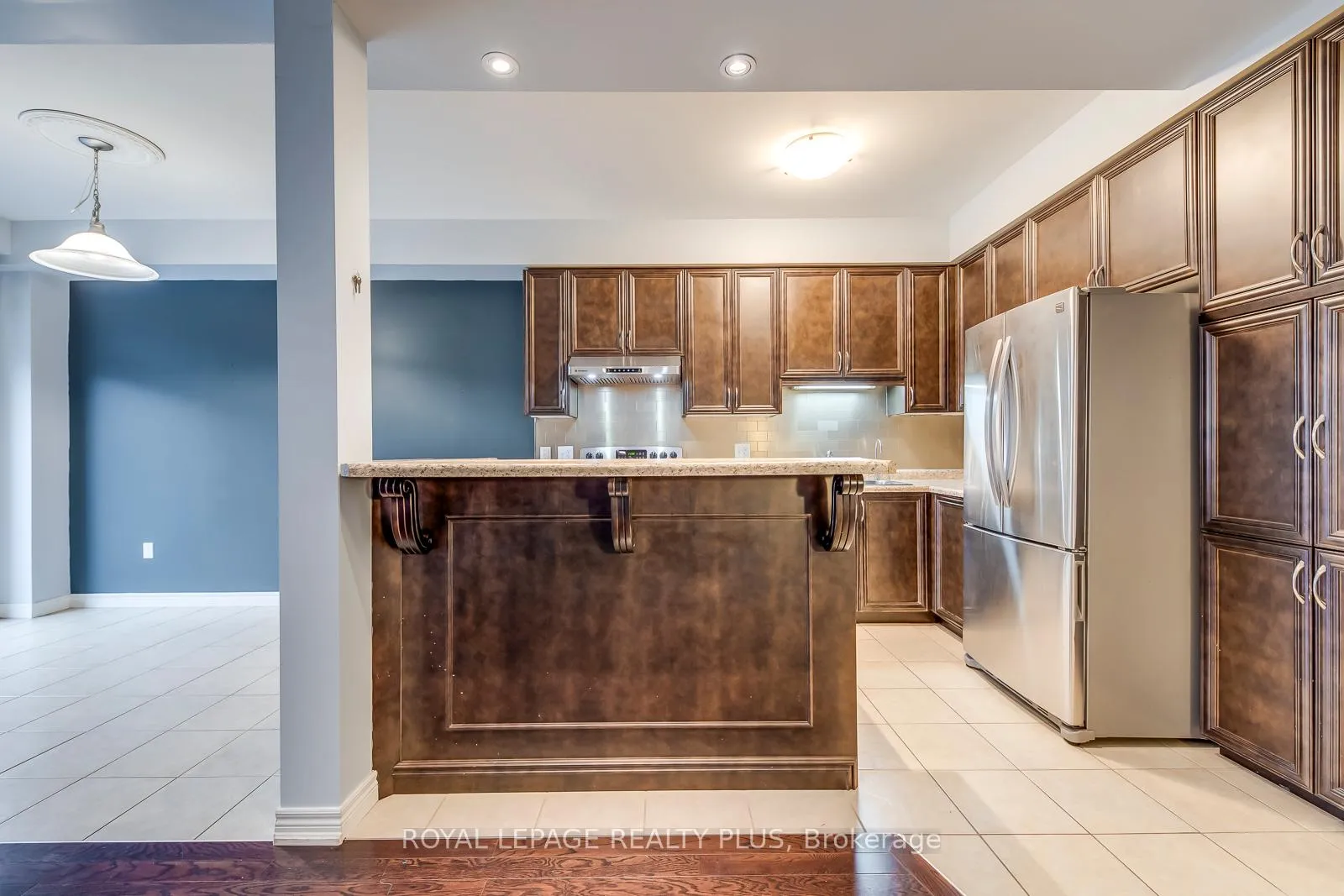Photo 7 of 14 Marina Point Crescent, Hamilton, Winona Park — HOMEH