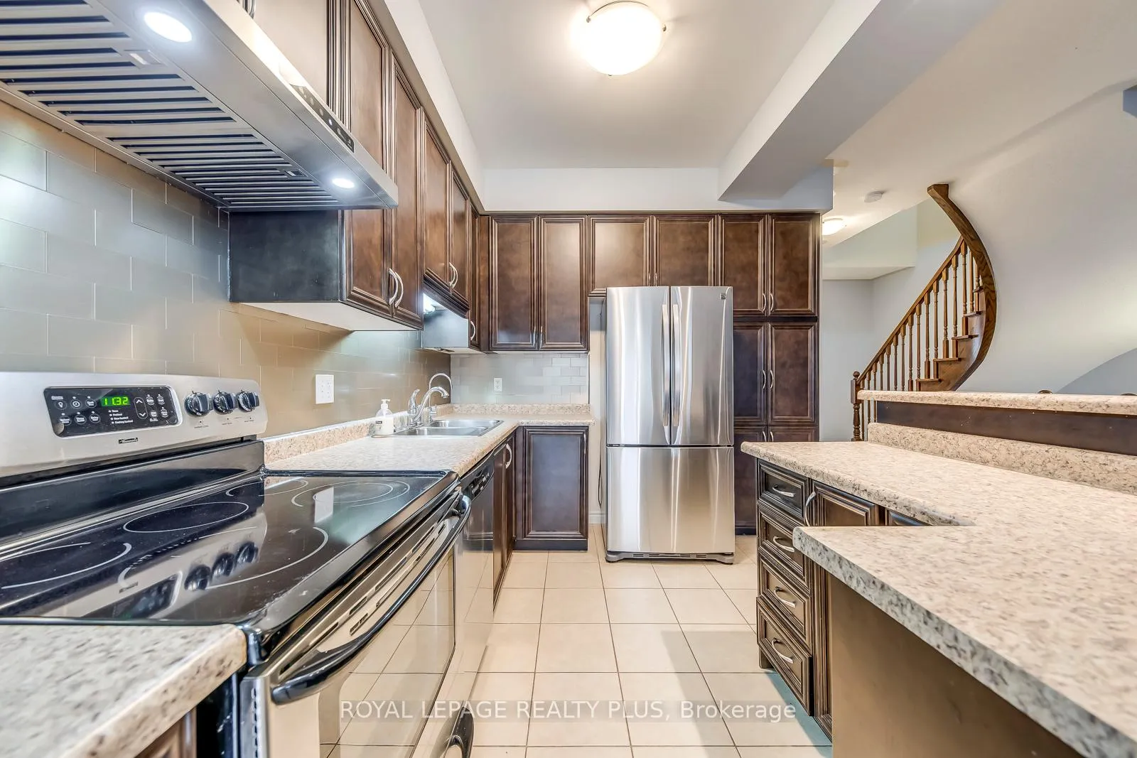 Photo 10 of 14 Marina Point Crescent, Hamilton, Winona Park — HOMEH