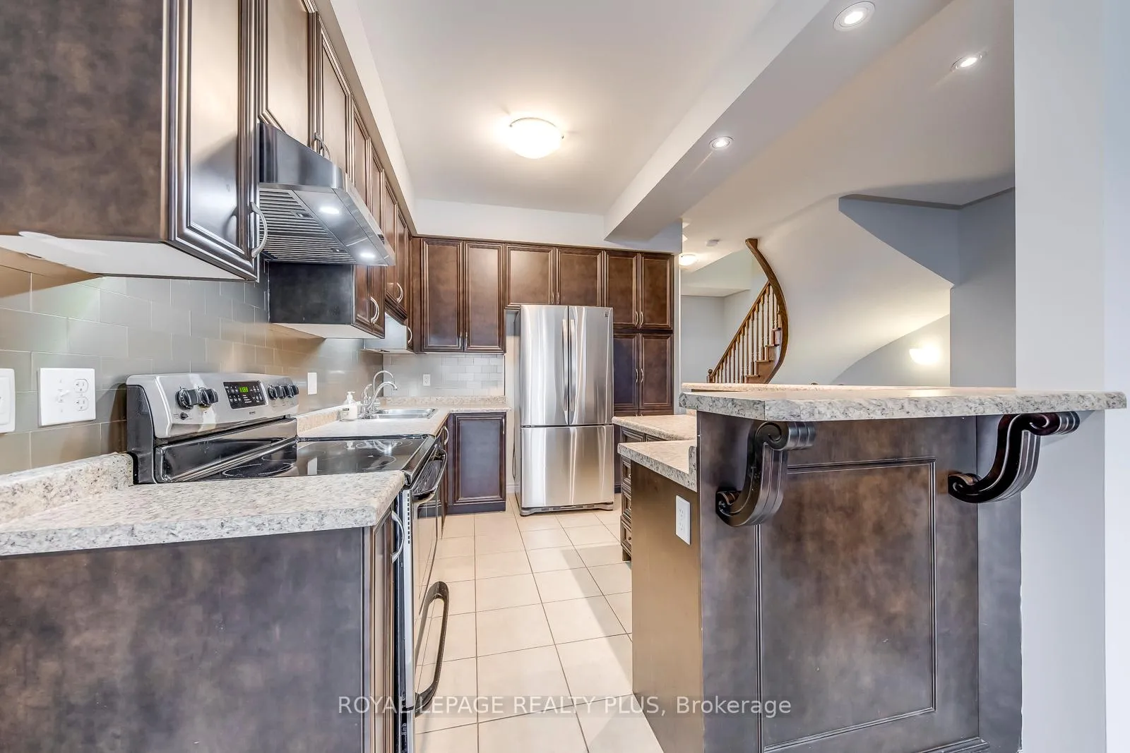 Photo 11 of 14 Marina Point Crescent, Hamilton, Winona Park — HOMEH