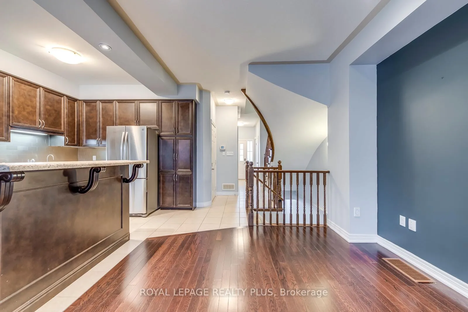 Photo 17 of 14 Marina Point Crescent, Hamilton, Winona Park — HOMEH