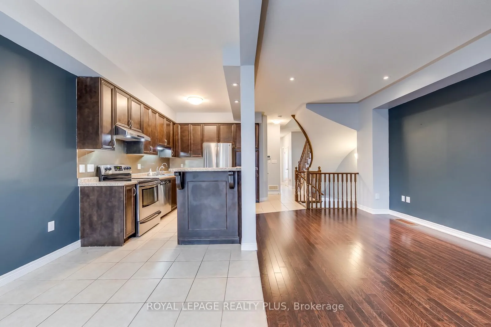Photo 18 of 14 Marina Point Crescent, Hamilton, Winona Park — HOMEH