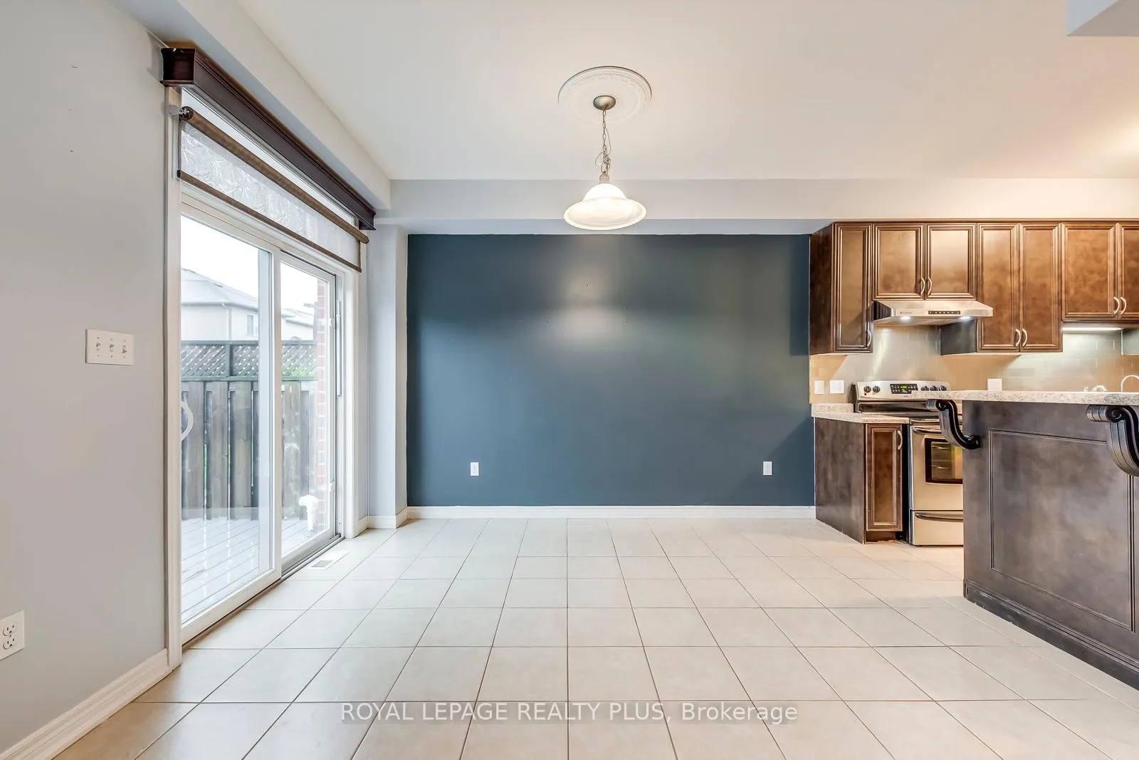 Photo 20 of 14 Marina Point Crescent, Hamilton, Winona Park — HOMEH