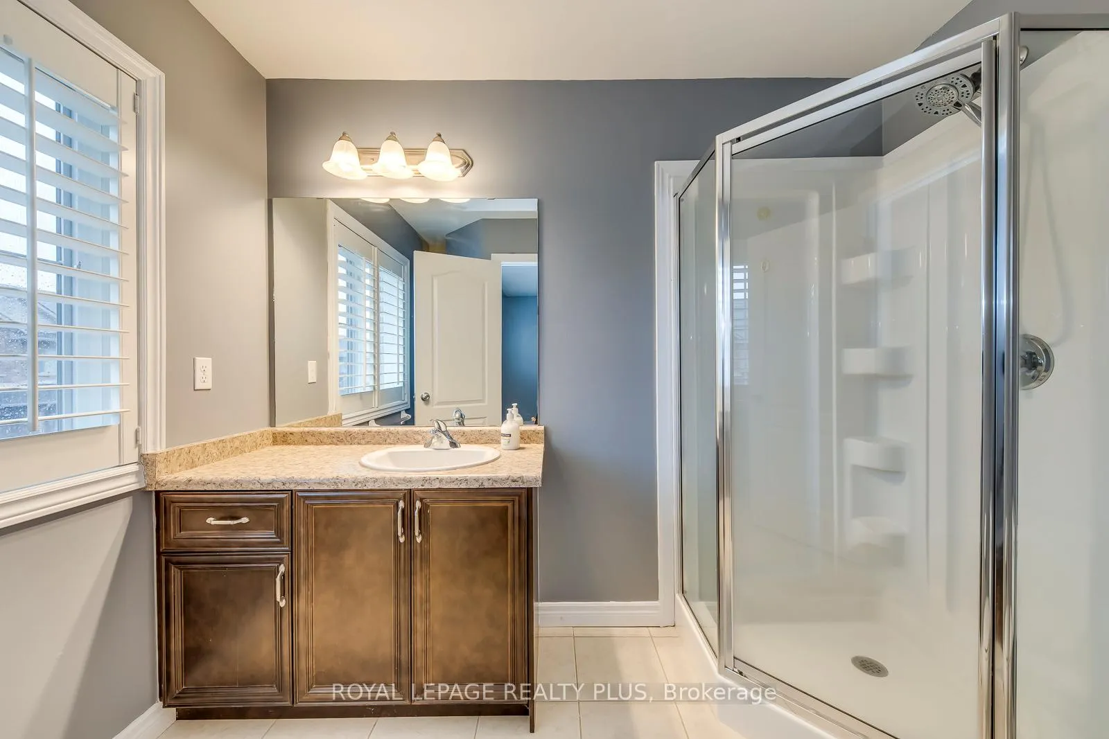 Photo 27 of 14 Marina Point Crescent, Hamilton, Winona Park — HOMEH