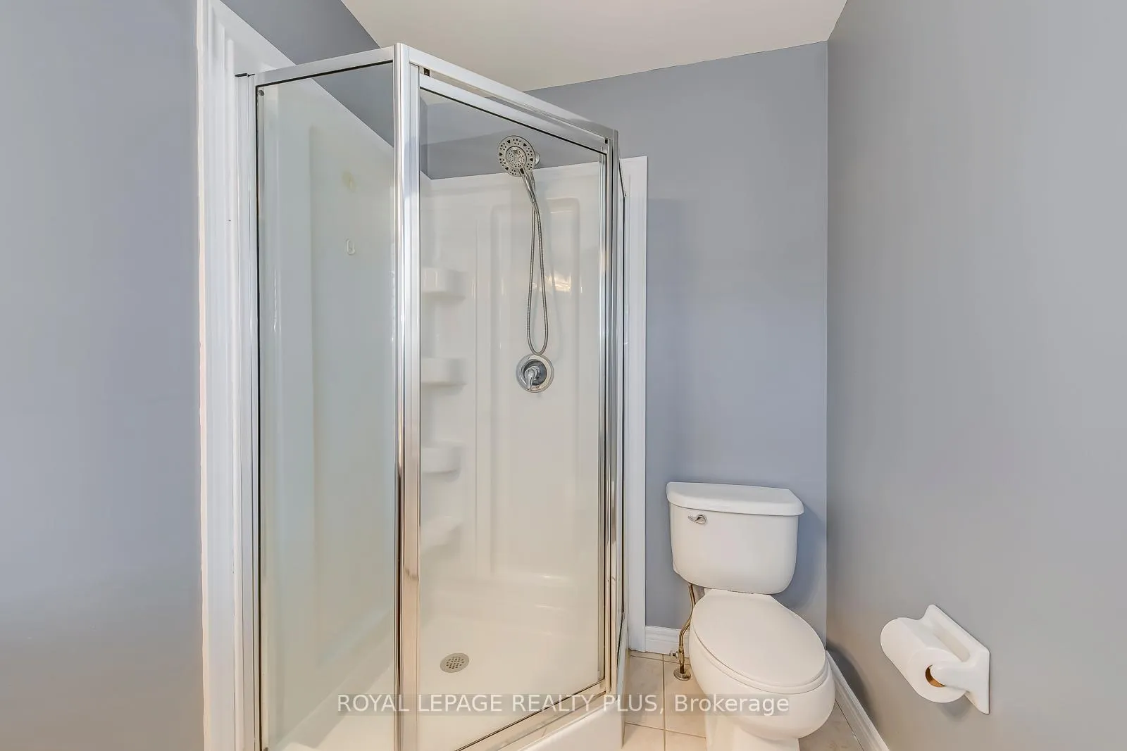 Photo 28 of 14 Marina Point Crescent, Hamilton, Winona Park — HOMEH