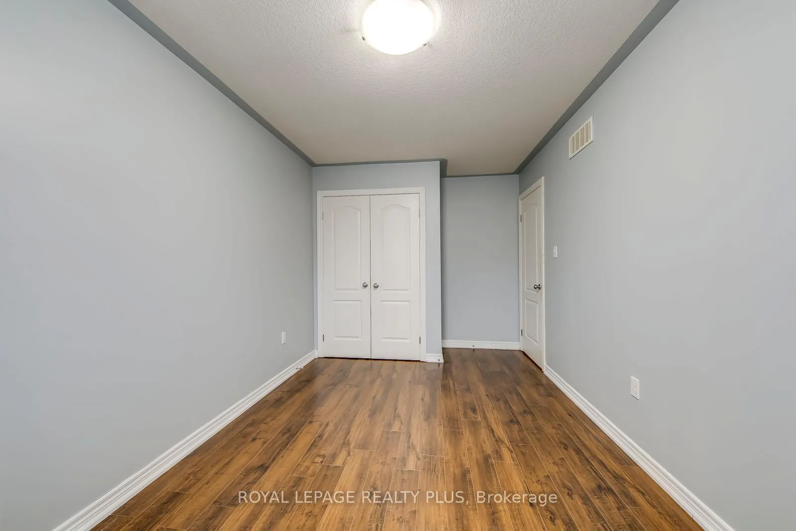 Photo 31 of 14 Marina Point Crescent, Hamilton, Winona Park — HOMEH