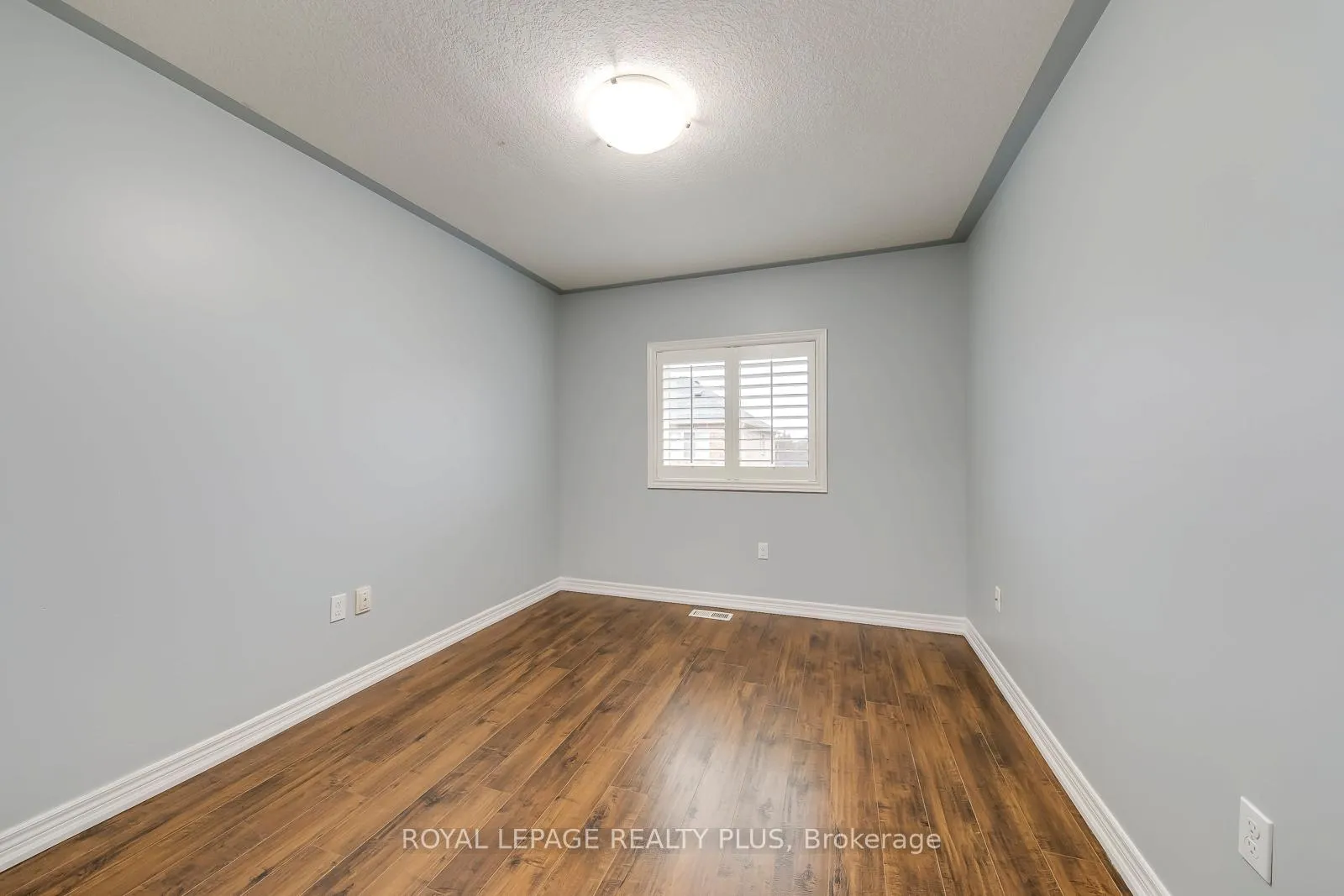 Photo 32 of 14 Marina Point Crescent, Hamilton, Winona Park — HOMEH