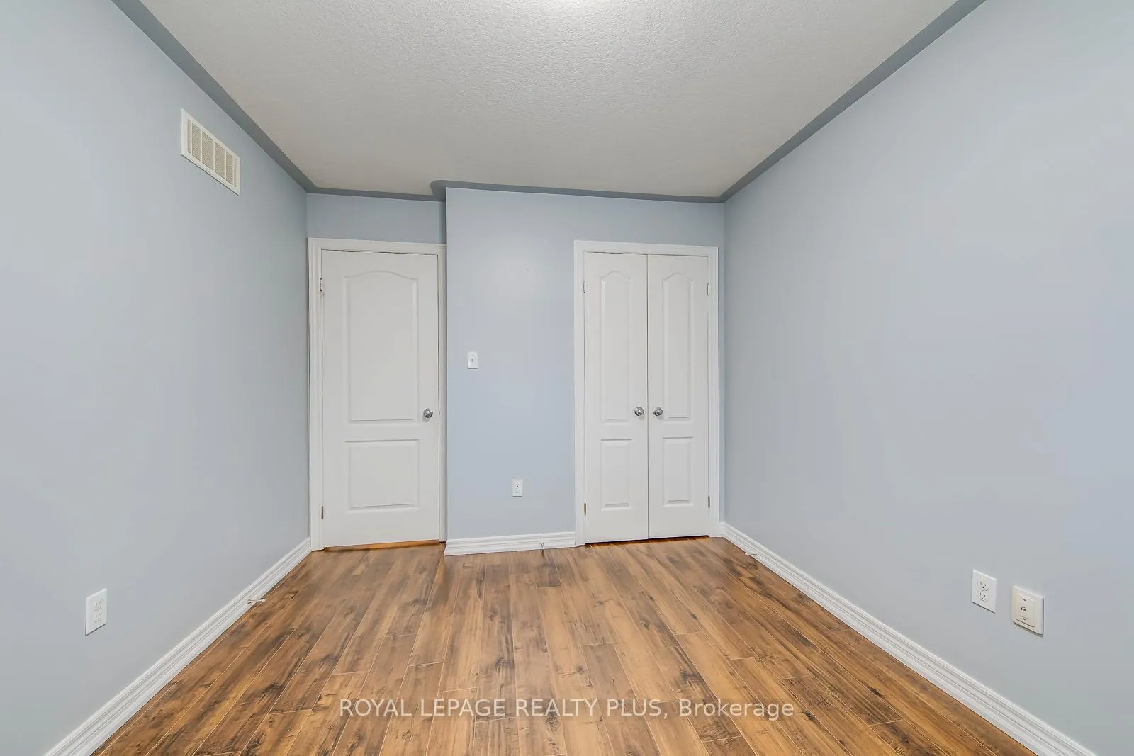 Photo 34 of 14 Marina Point Crescent, Hamilton, Winona Park — HOMEH