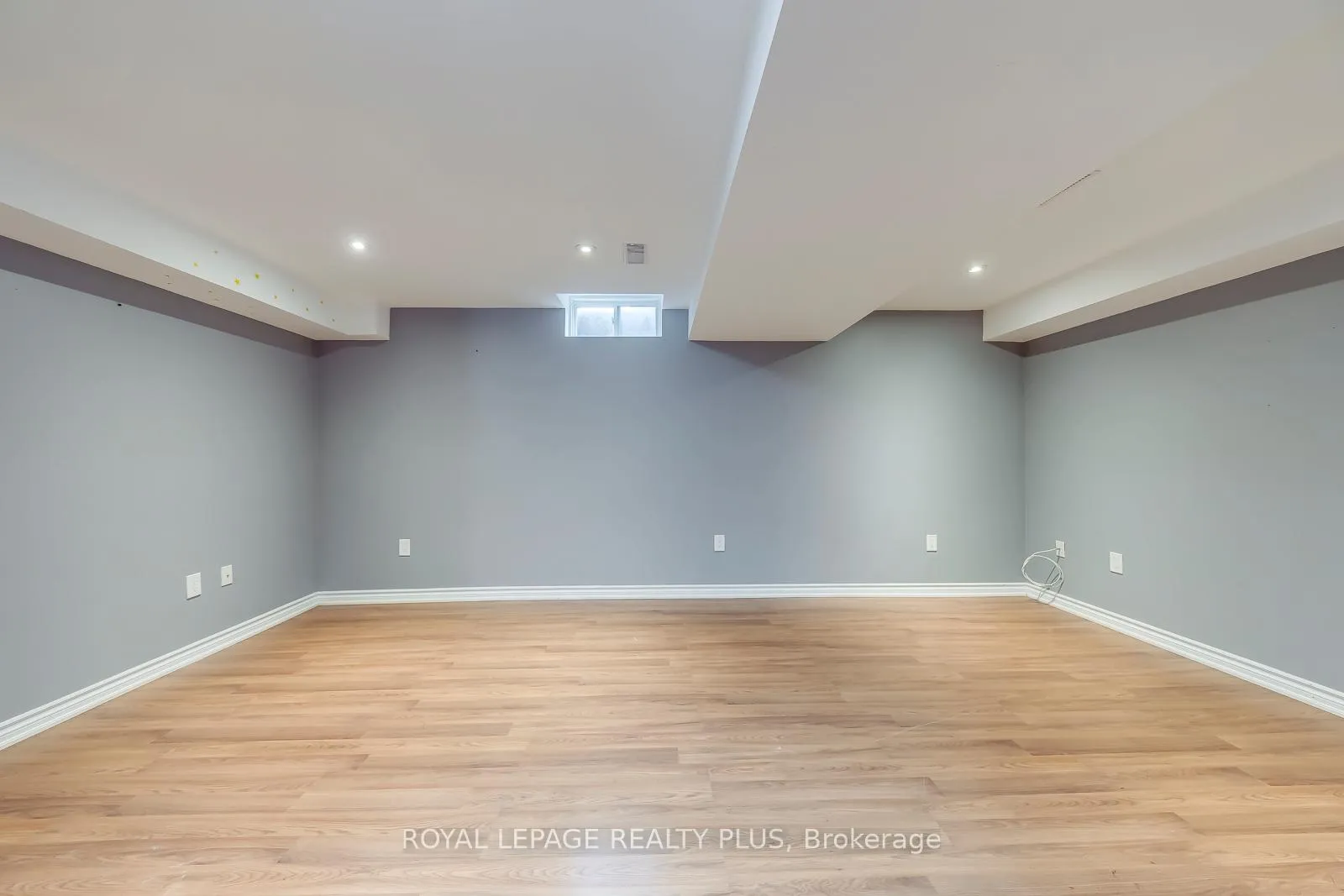 Photo 38 of 14 Marina Point Crescent, Hamilton, Winona Park — HOMEH