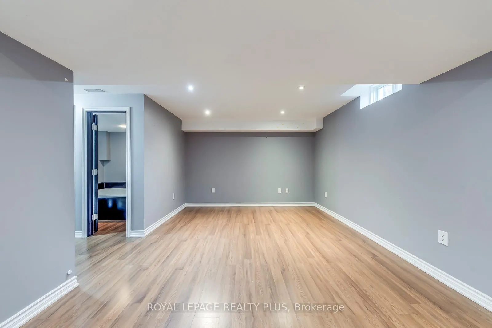 Photo 40 of 14 Marina Point Crescent, Hamilton, Winona Park — HOMEH